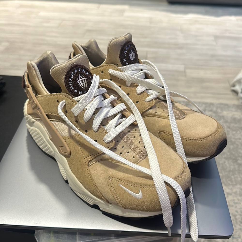 Nike Air Hirache size 10 - good shape